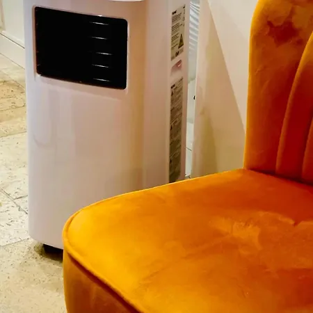 Stylish In The Heart Of -central Location & Contemporary Comfort -wi-fi, Air Conditioning * Cannes